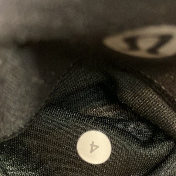 Lululemon black cropped leggings - Picture 4 of 11